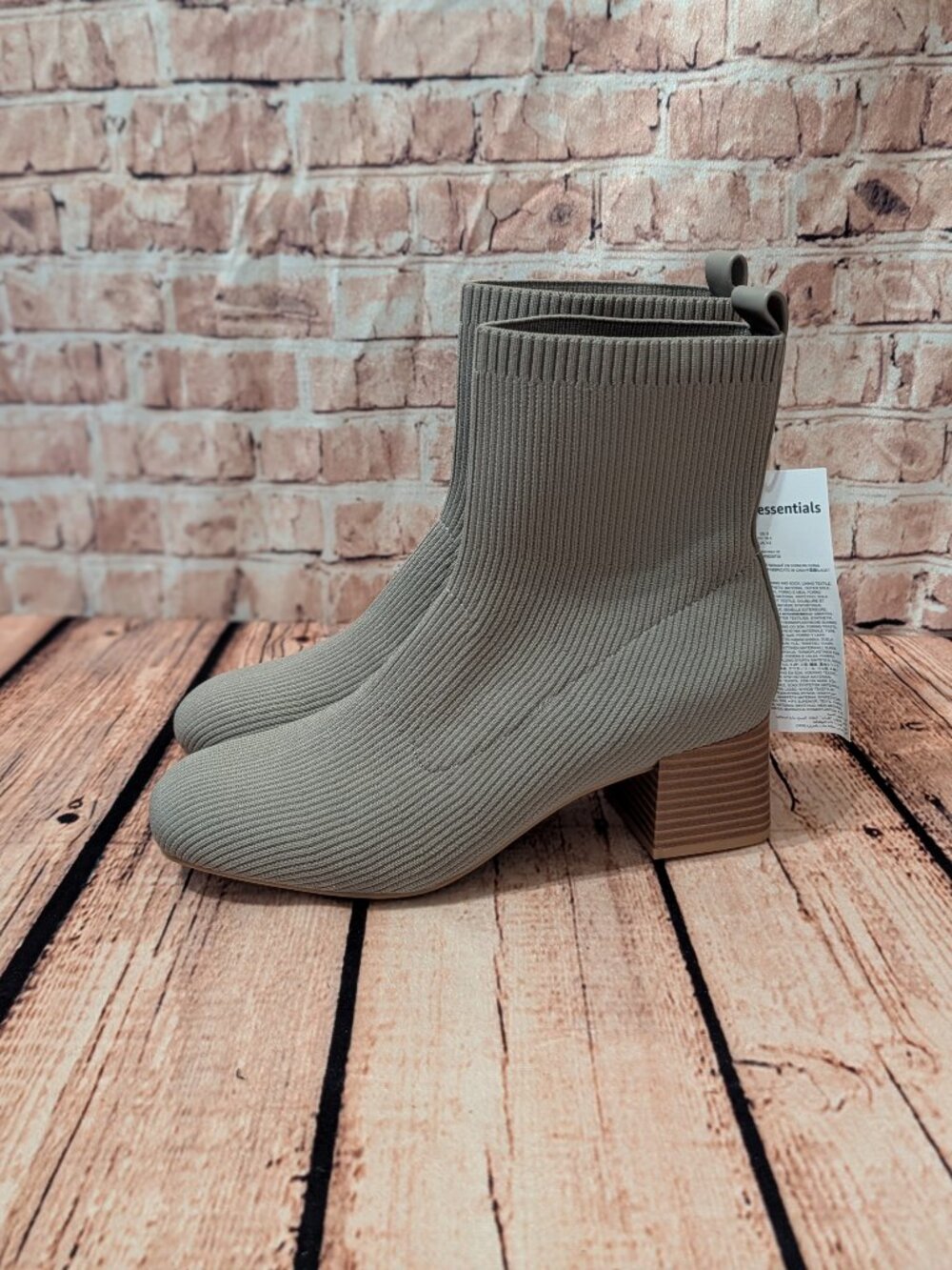 Amazon Essentials Knit Sock Booties in Taupe Size 8 NWT